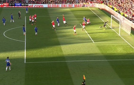  英超引入半自动越位技术，判罚准确率提升显著  