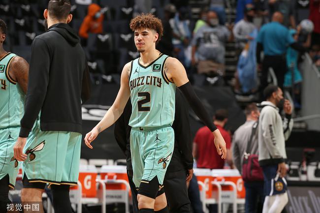  森林狼爱德华兹绝杀雷霆完成以下克上  